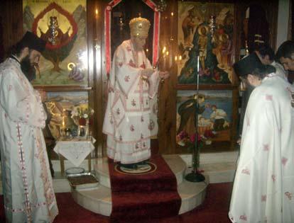 τισσας Αναστασίας, τῆς Μονῆς φιλοξενίας μας. Επίσης ἰδιαίτερη τιμὴ γιὰ μᾶς ἦταν καὶ ἡ παρουσία τῆς ἐκλεκτῆς μας κυρίας Νίτσας Κουκούτσης, τὴν ὁποία πρόσφατα ἀνακηρύξαμε Επίτιμο Μέλος.