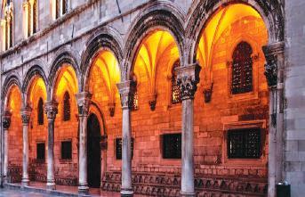 Συνεχίζουμε για την καστροπολιτεία του Κότορ ένα μνημείο φυσικής ομορφιάς και πολιτισμού, μια πολύ παλιά πόλη καλά διατηρημένη προστατευόμενη από την Unesco, με έντονη Βυζαντινή και βενετσιάνικη