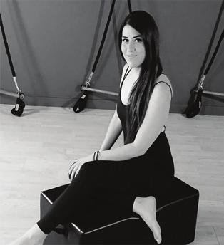 Κατερίνα Σουλελέ Βοηθός Φυσικοθεραπευτή και Απόφοιτη της Ακαδημίας Pilates της A.F. Studies. Certified Pilates Teacher απο τον οργανισμό Pilates Method Alliance.