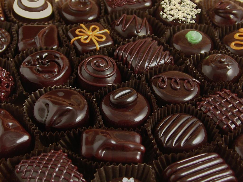 Τι δείχνουν οι πρόσφατες επιστημονικές έρευνες για το ρόλο της Σοκολάτας στην υγεία; Το ασβέστιο, το μαγνήσιο και το κάλιο που περιέχει η μαύρη σοκολάτα έχει βρεθεί ότι παίζουν σημαντικό ρόλο στην
