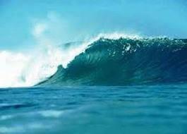 7. Ενέργεια από τη θάλασσα Ορισμός Η θάλασσα καλύπτει το μεγαλύτερο μέρος της γης και είναι μια τεράστια αποθήκη κινητικής ενέργειας αποθηκευμένης στα κύματα, τις παλίρροιες και τα