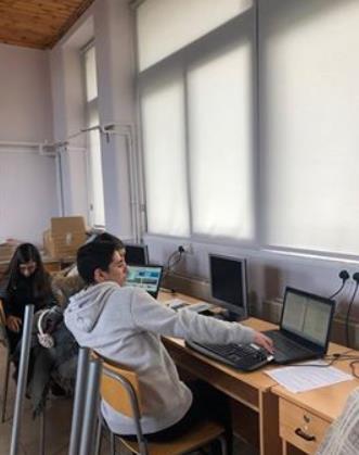 από την εμπλοκή τους στα Διακρατικά