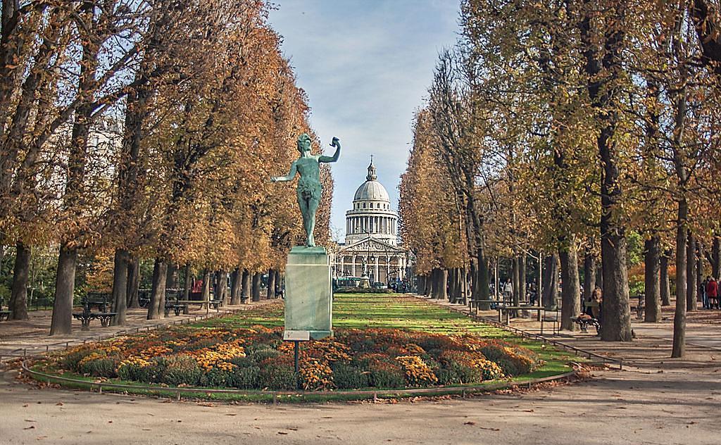 Στον πίνακα του Jean-François Raffaëlli (1918): Tο Boulevard Saint-Michel με την διασταύρωση της οδού Σουφλό /