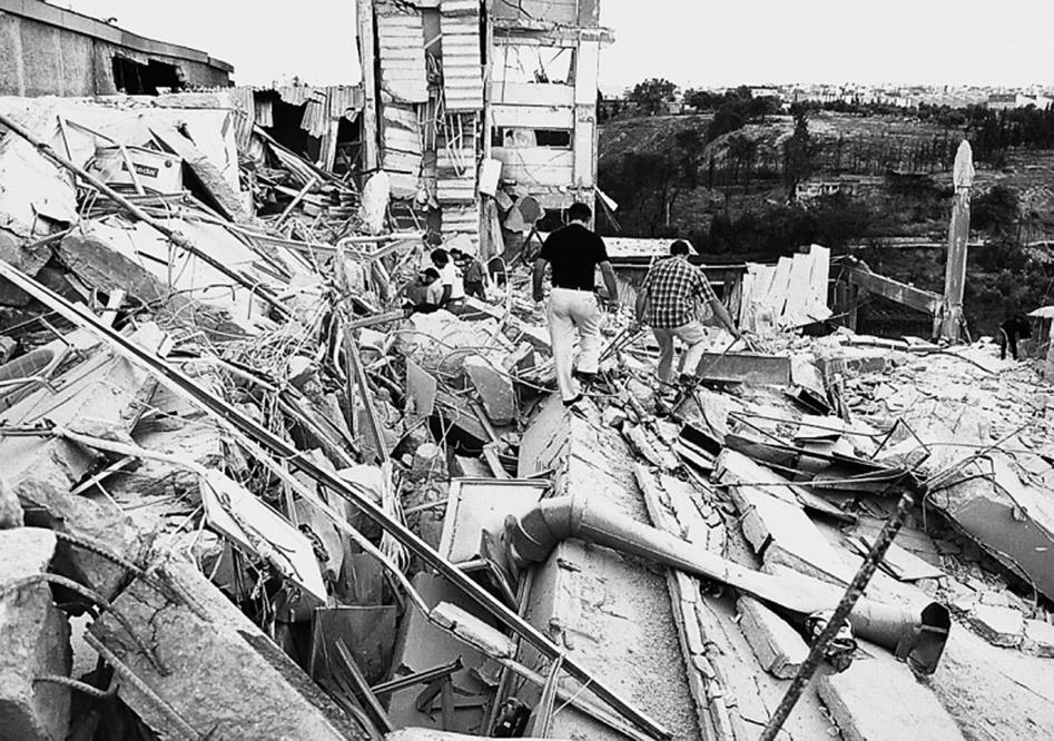 ΣΕΙΣΜΟΣ ΤΗΣ ΘΕΣΣΑΛΟΝΙΚΗΣ (1978) Ο σεισμός που χτύπησε την συμπρωτεύουσα στις 20:30 είχε επίκεντρο 20χλμ. ανατολικα της πόλης μεταξύ των λιμνών Κορώνειας και Βόλβης, στο χωριό Στίβος.