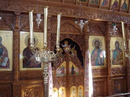 Η εκκλησία του χωριού είναι αφιερωμένη στον Άγιο Θεράποντα και στην Αγία Μαρίνα.