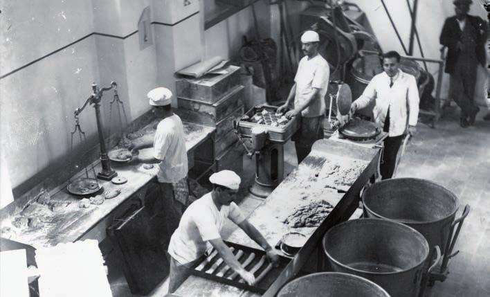 13 ΕΚΔΟΣΗ ΤΟΜΟΥ «ΓΣΕΒΕΕ 1919-2009: ΣΧΕΔΙΑΣΜΑ ΙΣΤΟΡΊΑΣ» Το 2009 αποτέλεσε έτος ορόσημο για τη ΓΣΕΒΕΕ, καθώς συμπλήρωσε 90 χρόνια ζωής και προσπάθειας για την ανάδειξη των αιτημάτων των μικρομεσαίων