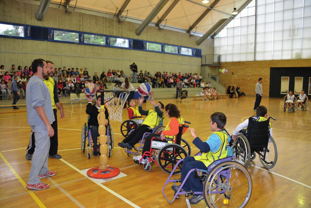 Παγκόσμια Ημέρα Ατόμων με Αναπηρία Στο κλειστό γυμναστήριο του σχολείου μας θα φιλοξενήσουμε για 24η χρονιά τα παιδιά της ΕΛ.Ε.Π.Α.Π για ένα διαφορετικό αγώνα μπάσκετ.