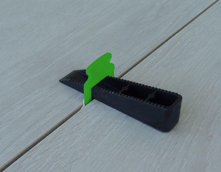 DISTANZIATORE AUTOLIVELLANTE MAXI TOP AUTO LEVELING SPACER MAXI TOP Prodotto da GRUPPO STAMPLAST, semplifica la posa in opera delle piastrelle
