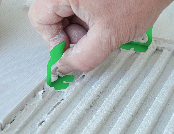 pratico e completo per la posa delle piastrelle. Disponibile in sedici versioni, ognuna con differenti componenti al suo interno.