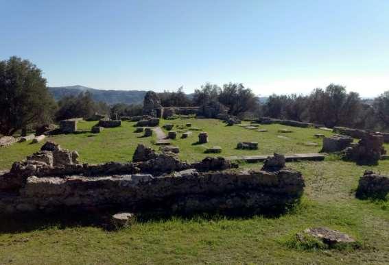 Δίπλα στο θέατρο και το ιερό της Χαλκίοικου Αθηνάς, σώζονται τα ερείπια της μεγάλης Βασιλικής του Σωτήρος Χριστού.