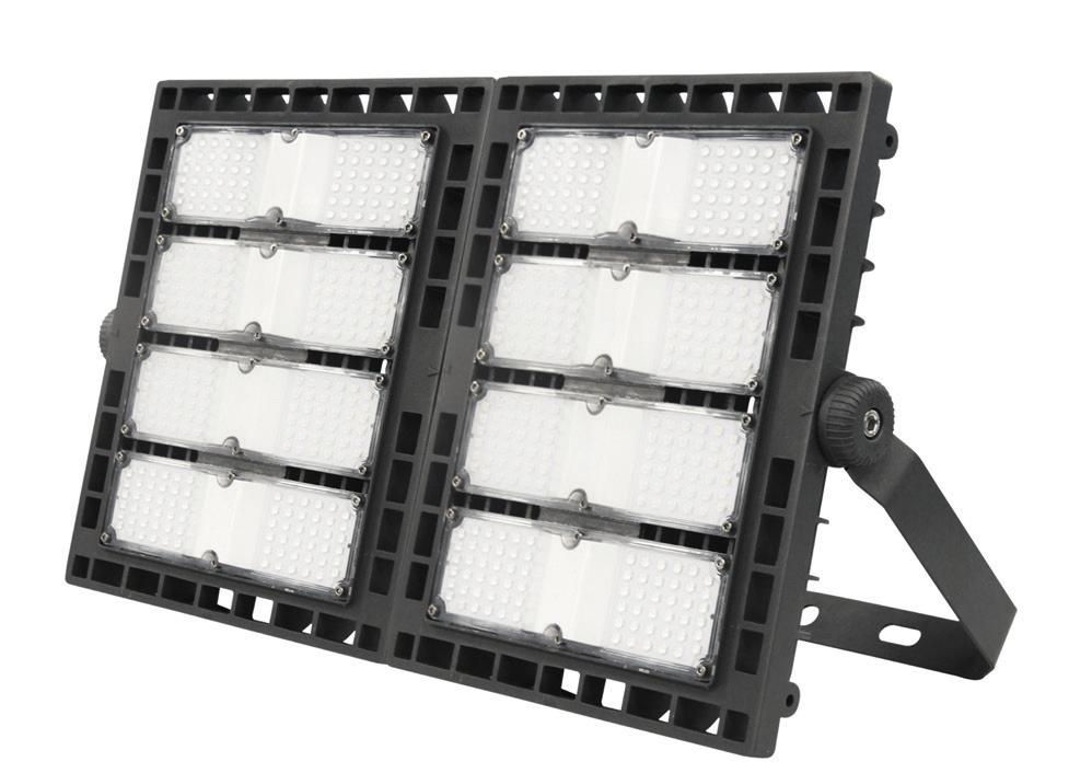 Die-casting aliuminum body with high heat transfering rate. Bridgelux USA chip 3030 με LM και 160Lm/W / Bridgelux USA chip 3030 with LM and 160Lm/W.