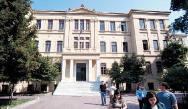 Έθνος Δεκάδες πανεπιστημιακά τμήματα υψηλής ζήτησης είναι δυσπρόσιτα ακόμα και σε αριστούχους. Ποιες σχολές «χτύπησαν κόκκινο» πέρυσι στις προτιμήσεις των μαθητών.