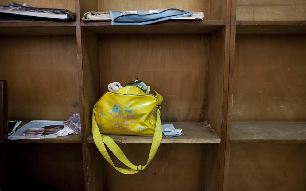 Η τσάντα της Selina. Στην Γκάνα πολλοί ασθενείς καλούνται να φέρουν τα δικά τους απολυμαντικά, σεντόνια, ρούχα, κ.λπ.