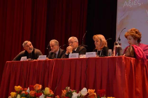 Οι δύο συζητήσεις στρογγυλής τραπέζης, στις οποίες προσκεκλημένοι ήταν διακεκριμένοι ομιλητές από τον χώρο της εκκλησιαστικής και της πανεπιστημιακής κοινότητας εστίασαν δυναμικά στις προκλήσεις μιας