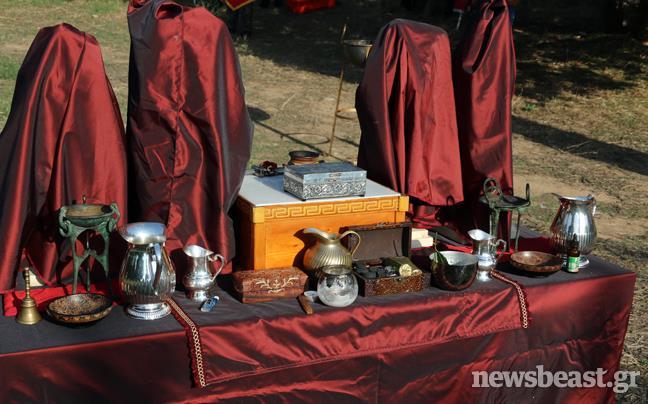 ΙΕΡΕΙΣ Οι τελετουργίες των ιερέων Ο κύριος ρόλος του ιερέα ήταν να φροντίζει της ανάγκες των θεών.