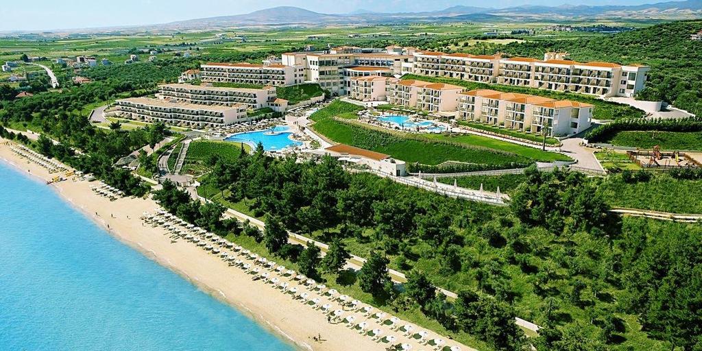 IKOS OCEANIA Στην καρδιά της Χαλκιδικής, το φιλόξενο Ikos Oceania προσφέρει καθηλωτική θέα προς τη Μεσόγειο.