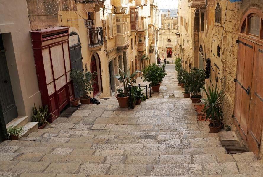 κλιματιζόμενα λεωφορεία Ξενάγηση στη Βαλέτα με Eελληνόφωνο ξεναγό Εκδρομή Μόστα, Μεδίνα, Ραμπάτ, Τα Aλί