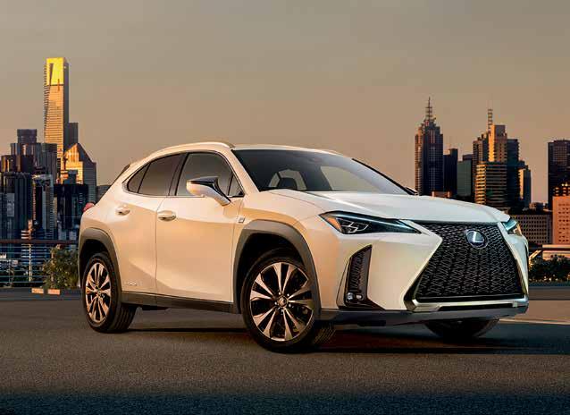 (αποστολή)_σ.7 Lexus UX Το μικρό αστικό SUV UX τοποθετείται κάτω από το NX. Βασίζεται στην πλατφόρμα TNGA κι έχει μήκος 4.495 μ. και μεταξόνιο 2.640 μ.