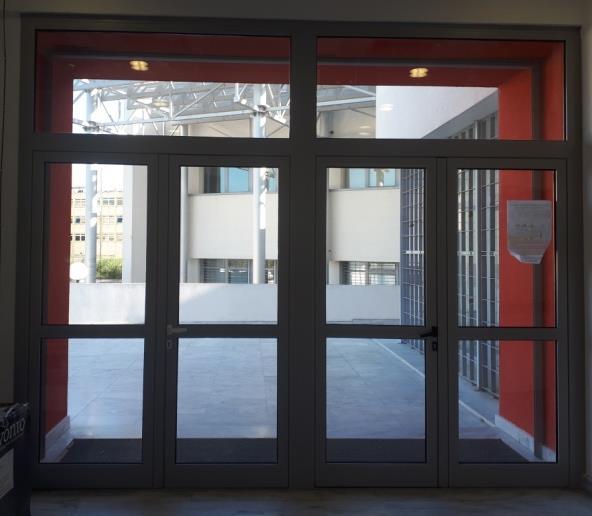 Εικόνες 1& 2: Υφιστάμενες θύρες. (Βόρεια είσοδος και Νότια είσοδος) Εικόνες 3 & 4: Υφιστάμενες θύρες.