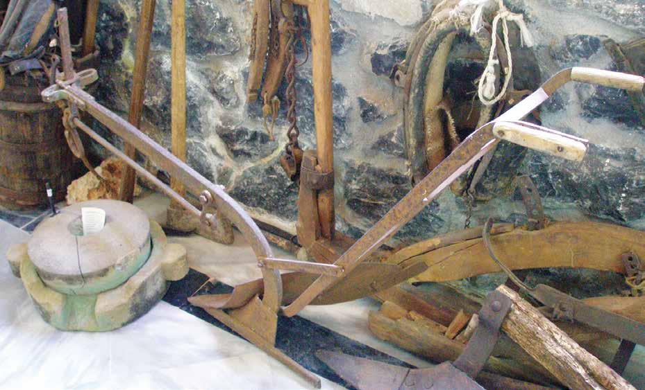 ΓΕΩΡΓΙΑ Πολύτικα εργαλεία της καλλιέργειας της γης, «ποτισμένα» με πολύ ιδρώτα.