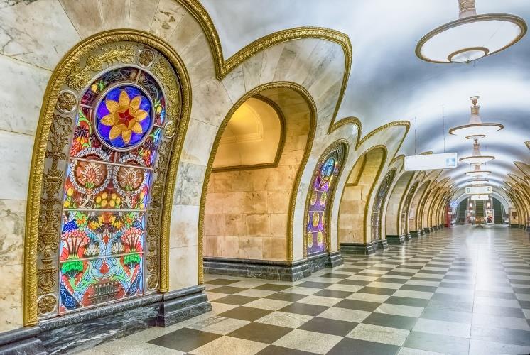 8η ημέρα: Αγία Πετρούπολη (Ερμιτάζ Ναός Αγίου Ισάακιου) Σήμερα θα επισκεφθούμε τα χειμερινά ανάκτορα των τσάρων, όπου στεγάζεται το μουσείο Ερμιτάζ, ένα από τα πλουσιότερα μουσεία του κόσμου με 2.700.