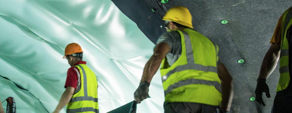 Παράλληλα, στηρίζουμε τους συνεργάτες μας -τεχνίτες, εφαρμοστές- μέσα από δράσεις εκπαίδευσης και υπηρεσίες τεχνικής υποστήριξης.