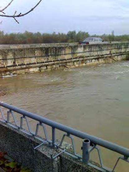 3: Συσχέτιση Harmanli Svilengrad για διάφορες περιόδους Αντίθετα, η ιστορική γέφυρα στην παλαιά θέση διαθέτει περίπλοκη υδρομετρικά διατομή (συνεχείς καμάρες) και όπως είναι εμφανές από φωτογραφίες