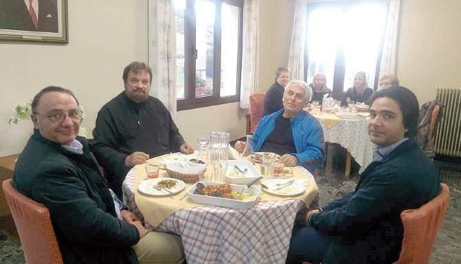 Προσφορά γευμάτων Για μια ακόμα φορά η φιλάνθρωπη ενορία του Αλ. Παντελεήμονος Αιγείρας προσέφερε γεύμα στους περιθαλπόμενους στο ίδρυμα. Είναι γεγονός ότι ο δραστήριος ιερέας Αιδ/τος π.