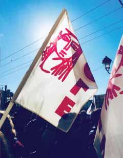 ότι είναι προσωπική υπόθεση της καθεμιάς ή εξεύρεση εργασίας. Βρίσκουν έδαφος οι λογικές όπως η καλύτερη θα τα καταφέρει, το επιχειρηματικό πνεύμα και το ρίσκο επιβραβεύονται.