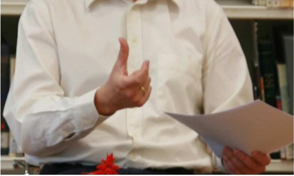 En particular, el curso se propone: mejorar la capacidad de comprensión de los participantes; desarrollar las capacidades de análisis e interpretación de las películas tratadas; ofrecer un espacio
