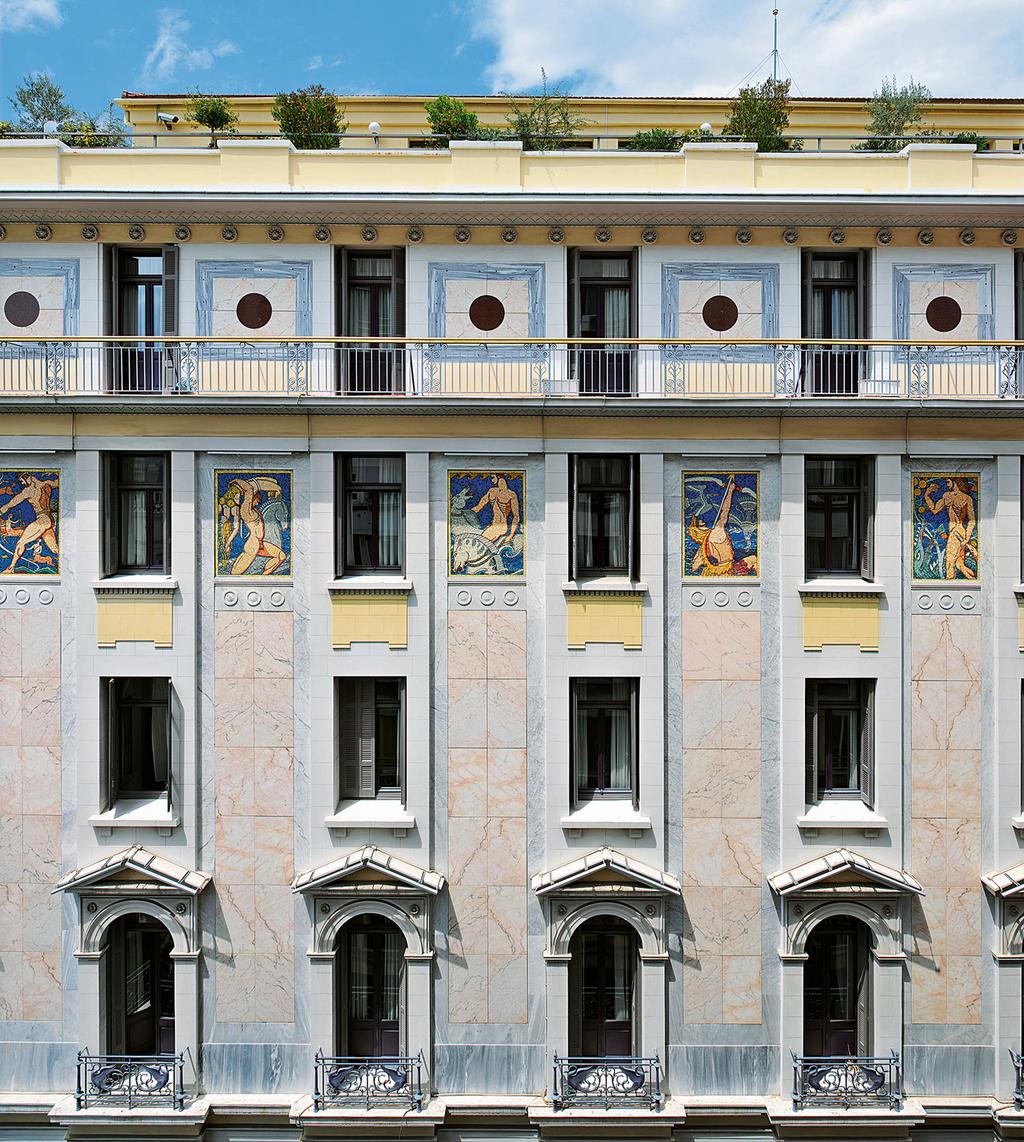 Περίληψη Ο Βασίλειος Κουρεμένος (Βουλιαράτες 1875 Αθήνα 1957) ανήκει στις κορυφαίες μορφές της ελληνικής αρχιτεκτονικής του πρώτου μισού του 20ού αιώνα χάρη στο πολυσχιδές έργο και την ισχυρή