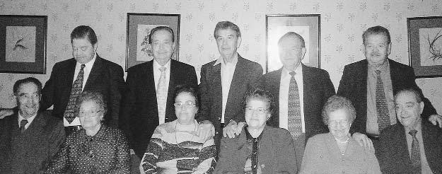 Lakwnikov~ Suvllogo~ Greenville, S.C. O Lakwnikov~ Suvllogo~ tou Greenville, S.C. pou apoteleivtai apov 125 mevlh, euvcetai stou~ apantacouv Lavkwne~ Crovnia Pollav kai Eutucismevno to 2003.