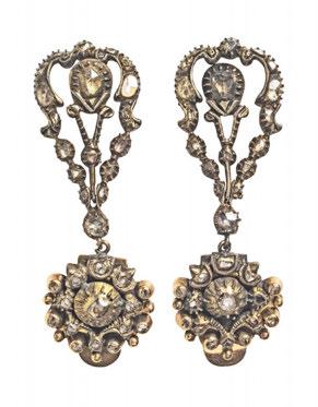 156 Σκουλαρίκια Αντίκα, "chandelier" Διαστάσεις 5,20 x 1,70 cm. 1.500-2.