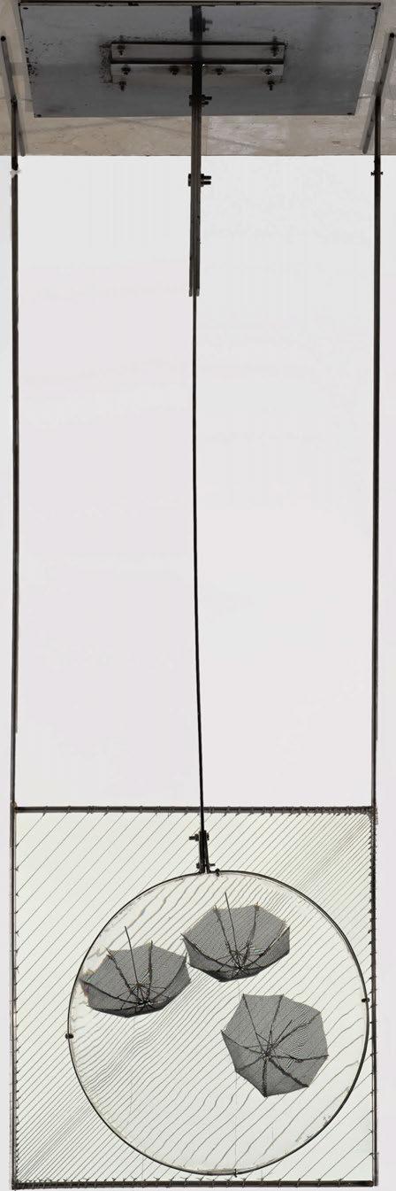 19 Γιώργος Ζογγολόπουλος (1903-2004) Φακός με τρεις ομπρέλες ανοξείδωτο
