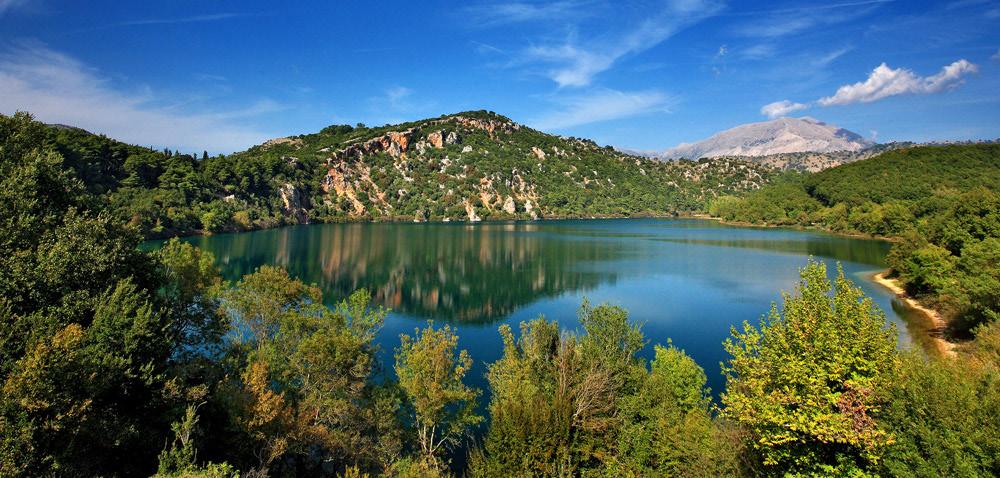 Η ΛΊΜΝΗ ΖΗΡΟΎ Πολλά και ξεχωριστά είναι τα σημεία που παρουσιάζουν τουριστικό ενδιαφέρον στον Δήμο Ζηρού, ο οποίος προέκυψε με την εφαρμογή του αυτοδιοικητικού σχεδίου Καλλικράτη το 2011 και τη