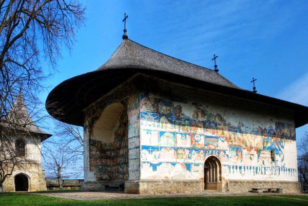 Τα ζωγραφισμένα μοναστήρια της Μπουκοβίνα Τα ζωγραφισμένα μοναστήρια της