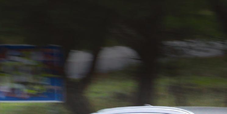 Και σε µια εποχή που τα SUV έχουν τον κυρίαρχο λόγο, ένα πολυτελές wagon µε τόσο κοµψή σχεδίαση ίσως αποτελεί µια πολύ καλή εναλλακτική απέναντι στις κλασικές σεντάν λιµουζίνες.