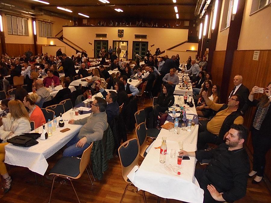 (φωτό 19) Άποψη απο την αίθουσα, δεξιά με τη γραβάτα ο κ. Γεώργιος Μπακόλας (φωτό 20) Αριστερά, ο κ.