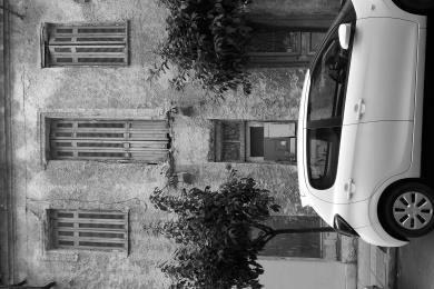 χαρακτηριστεί σχετικά νέα καθώς παρατηρούμε ότι κτίρια