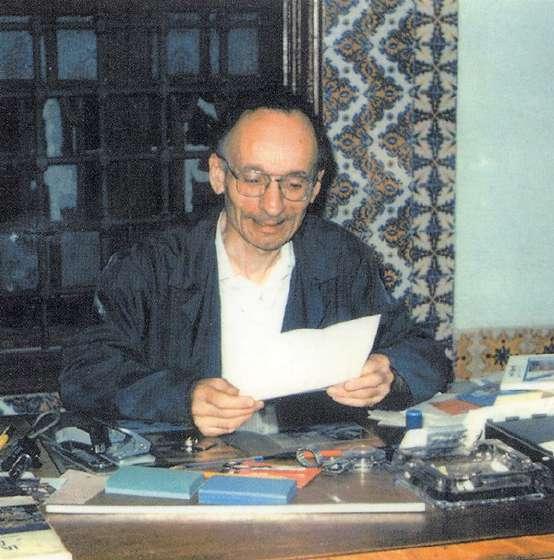F. Henri Vignau Ένας Αδελφός από το Περού έρχεται κοντά του. Αλλά οι εκπαιδευτικές συμβάσεις που ανανεώνονταν κάθε χρόνο, το 1988 δεν ισχύουν πια.
