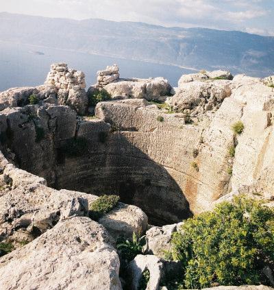 Το ψαχτήρι δεν απέδωσε, παρά τις πληροφορίες του Κύκκου και την έντονα καρστικοποιηµένη µορφή των ασβεστολιθικών πετρωµάτων της περιοχής.
