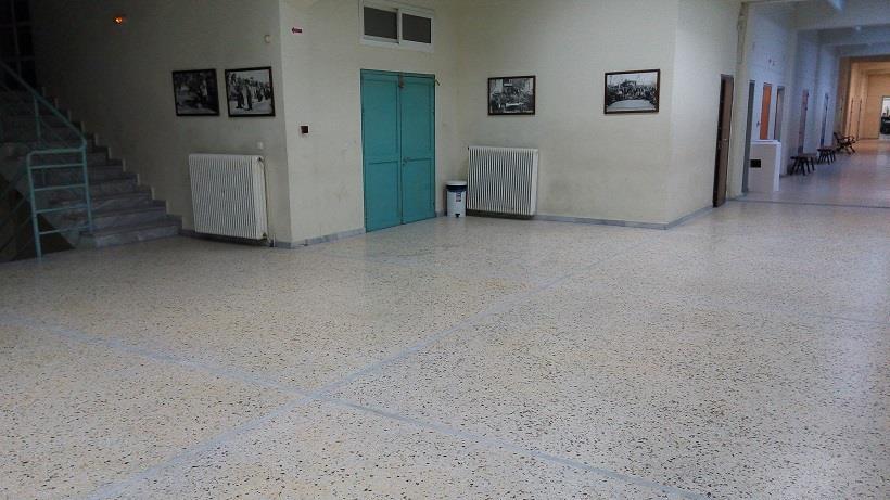 διακομιδής, κοντά στην έξοδο του κεντρικού προαυλίου του σχολείου,ενώ στους βαριά τραυματισμένους παρέχεται βοήθεια στη θέση που βρίσκονται έως ότου φτάσει το Ε.Κ.Α.Β.