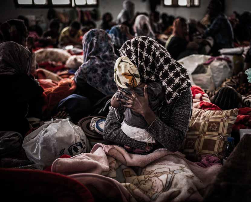 16 ETHΣΙΑ ANAΦΟΡΑ ΔΡΑΣΗΣ 2017 ΒΟΗΘΏΝΤΑΣ ΠΡΌΣΦΥΓΕΣ ΣΤΑ ΚΈΝΤΡΑ ΚΡΆΤΗΣΗΣ ΣΤΗ ΛΙΒΎΗ Guillaume Binet/Myop Γυναίκες και παιδιά, σε ένα κέντρο κράτησης μόνο για γυναίκες, στην πόλη Σόρμαν, περίπου 60 χλμ