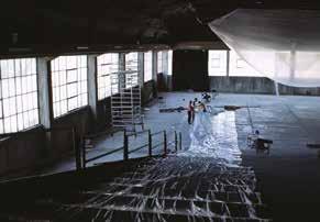 Παρουσι α του καλλιτε χνη The Artist Is Present TOR 7/3 20:30 & ZAN 8/3 15:15 WP Πι σω από τον τοι χο Behind the Wall Νεφέλη Σαρρή Nefeli Sarri Ελλα δα 2018, Έγχρωμο 65 Greece 2018, Color 65 Σενα ριο