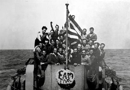 Μνη μη/ιστορι α Memory/History Ο αντιφασιστικός αγω νας στη Με ση Ανατολη The Anti-Fascist Struggle in the Middle-East Λεωνίδας Βαρδαρός Leonidas Vardaros Ελλα δα 2018, Έγχρωμο/Ασπρόμαυρο 72 Greece