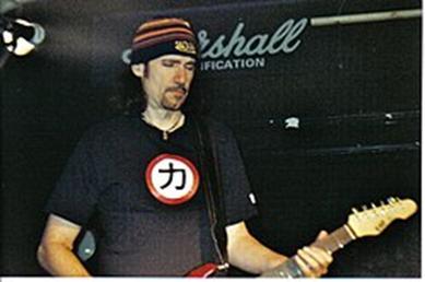 BRUCE CULICK O Bruce Howard Kulick (γεννημένος στις 12 Δεκεμβρίου 1953) είναι Αμερικανός κιθαρίστας, μουσικός και από το 2000 μέλος του συγκροτήματος Grand Funk Railroad.