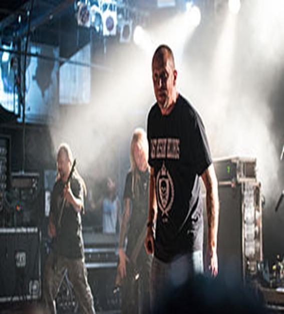 SUFFOCATION Το Suffocation είναι μια αμερικανική τεχνική ζώνη death metal που δημιουργήθηκε το 1990 στο Centereach της Νέας Υόρκης.