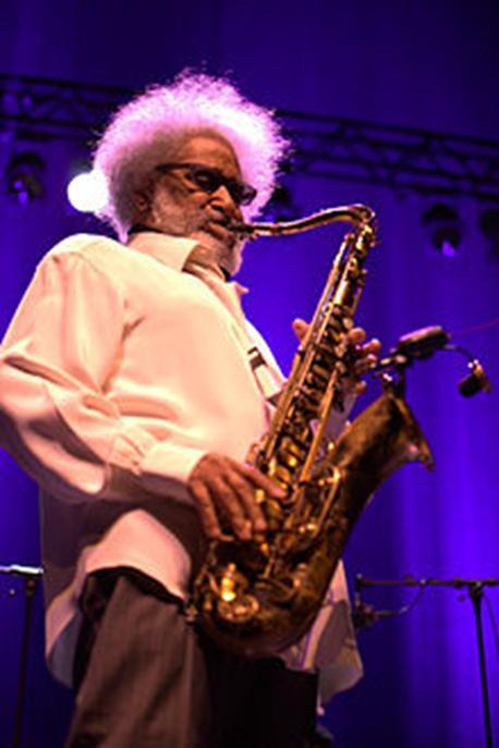 SONNY ROLLINS Ο Walter Theodore " Sonny " Rollins (γεννημένος στις 7 Σεπτεμβρίου 1930) είναι ένας Αμερικανός σαξοφωνίστας τενεσί τζαζ, αναγνωρισμένος ως ένας από τους σημαντικότερους και σημαντικούς