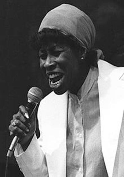 BETTY CARTER Η Betty Carter (γεννημένη Lillie Mae Jones, 16 Μαΐου 1929-26 Σεπτεμβρίου 1998) ήταν Αμερικανός τραγουδιστής τζαζ γνωστός για την αυτοσχεδιαστική τεχνική της, για σκασίματα και άλλες