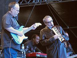 STEELY DAN Η Steely Dan είναι μια αμερικανική ροκ μπάντα που ιδρύθηκε από τα μέλη του πυρήνα Walter Becker (κιθάρα, μπάσο, φωνητικά) και Donald Fagen (πληκτρολόγια, φωνητικά) το 1972.